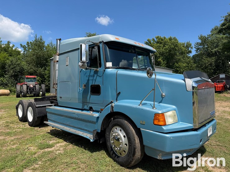 1992-wgc-integral-sleeper-t/a-truck-tractor-image-3
