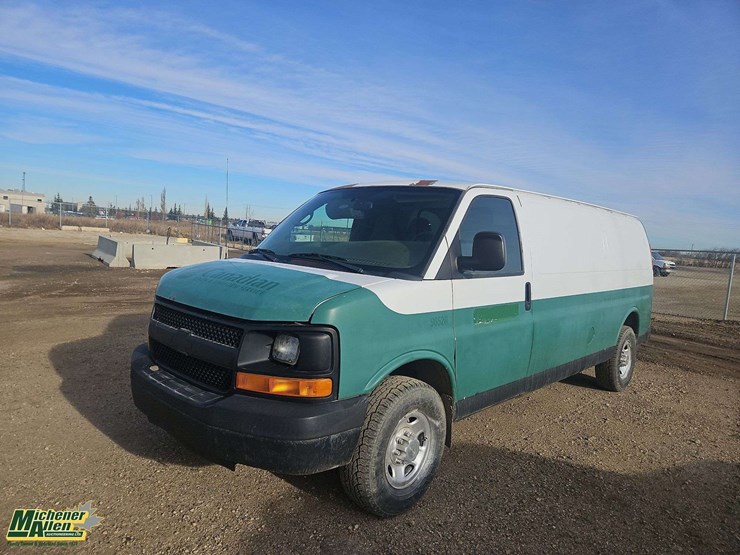 2008-chevrolet-express-cargo-van-image-1