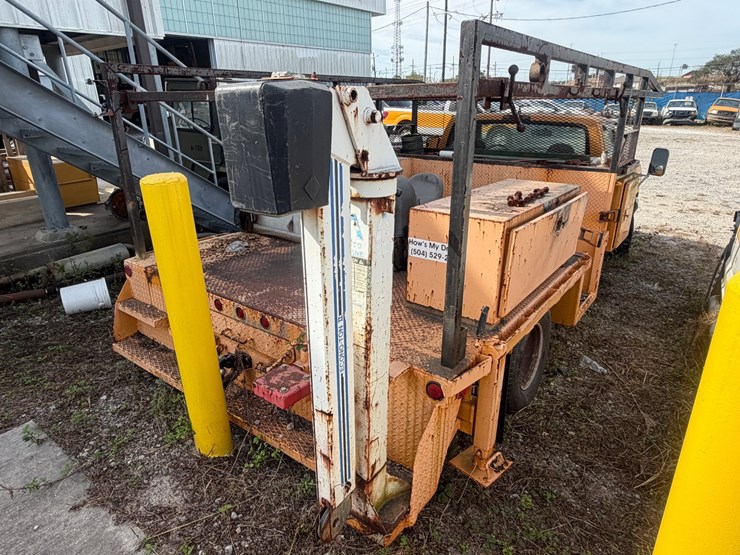 #91-•-1996-ford-f-350-xl-power-stroke-diesel-utility-truck-image-3