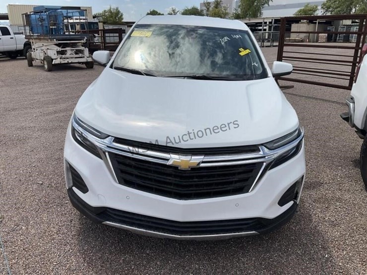 2024-chevrolet-equinox-lt-suv-image-2