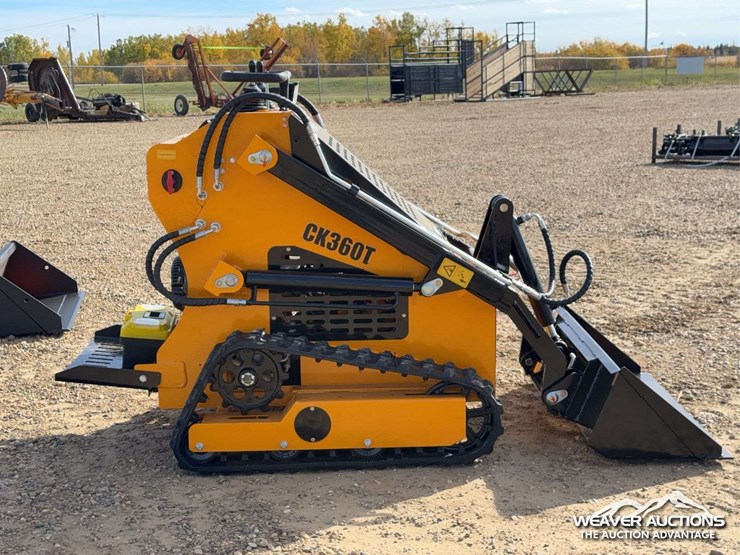 2026-captok-skid-steer-loader-image-17