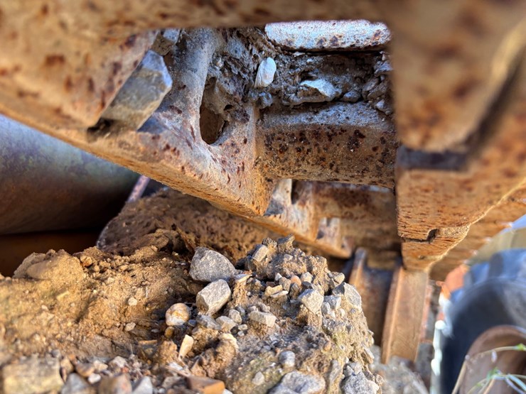 #39-•-case-115-crawler-loader-with-front-bucket-image-8