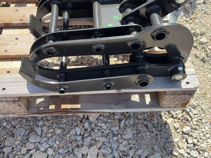 mini-excavator-grapple-attachment-image-2