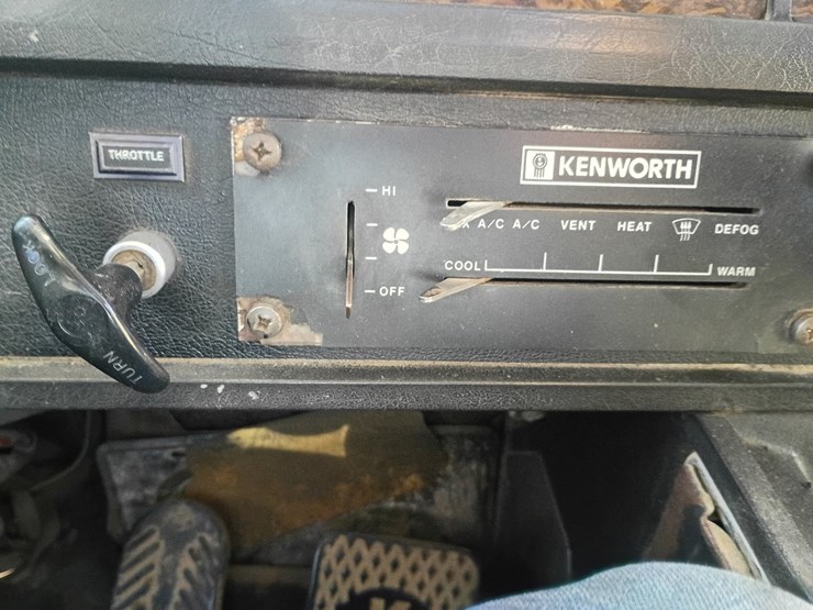 #27067-•-1984-kenworth-w900-tri-axle-dump-truck-image-62
