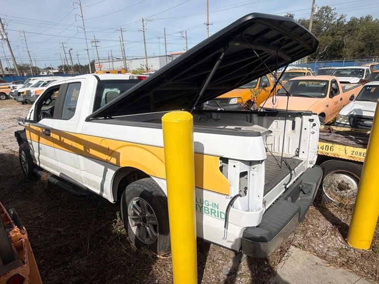 #92-•-ford-f-150-pickup-truck-image-6