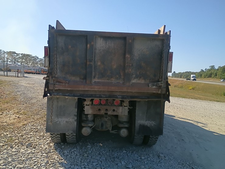 #27067-•-1984-kenworth-w900-tri-axle-dump-truck-image-7