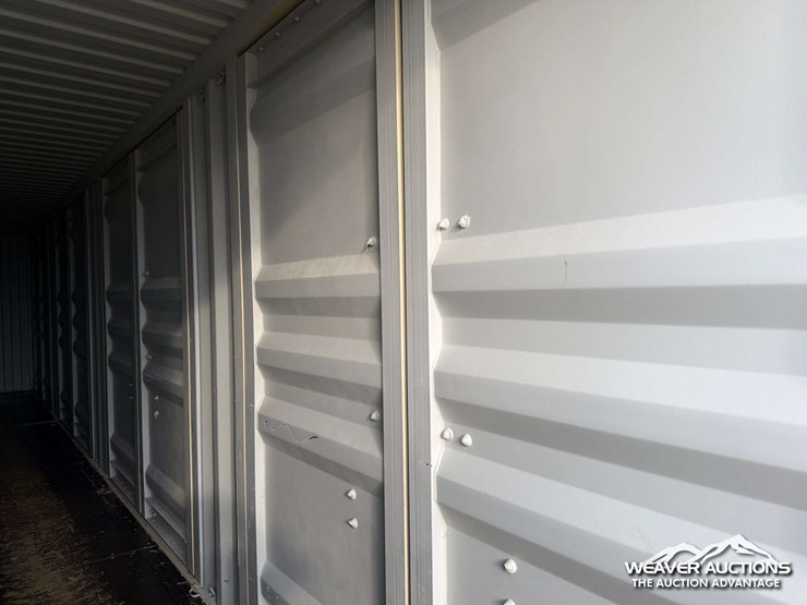 40-ft.-high-cube-5-door-shipping-container-image-16