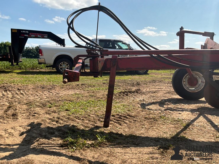 international-720-6-bottom-plow-image-11