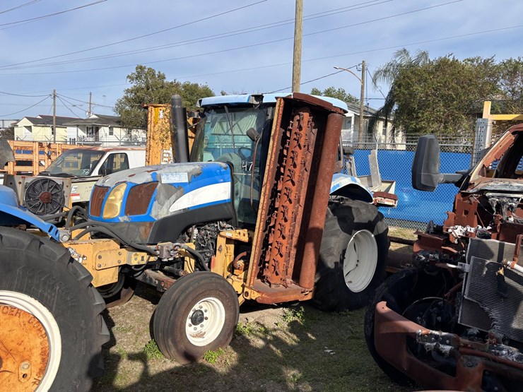 #47-•-new-holland-tractor-with-tiger-flail-mower-attachments-image-1