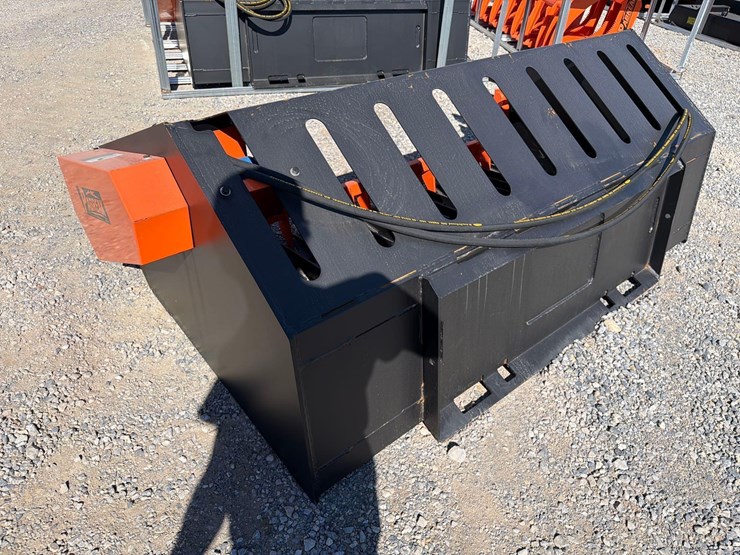 72”-hydraulic-rock-picker-attachment-image-5