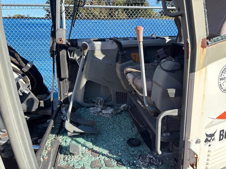 #8-•-2016-bobcat-e85-compact-excavator-image-16