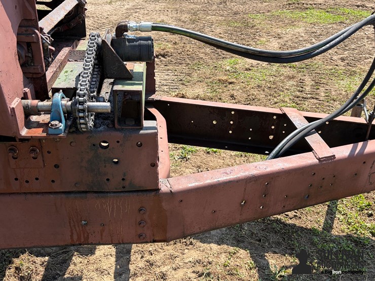 highway-equipment-company-l-70-11-8-ton-lime-spreader-image-13