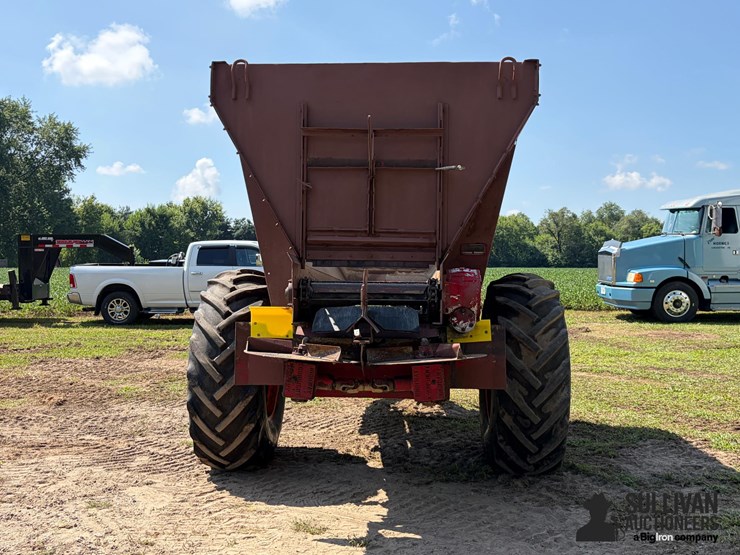 highway-equipment-company-l-70-11-8-ton-lime-spreader-image-6