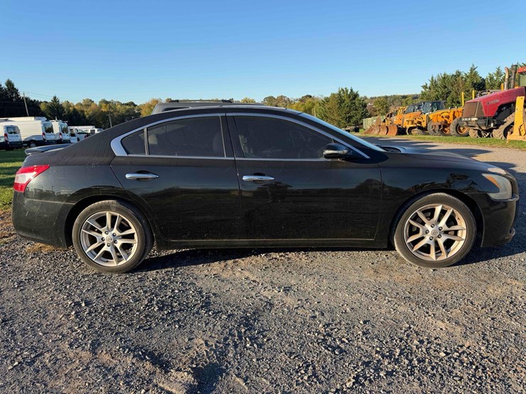 2009-nissan-maxima-image-2