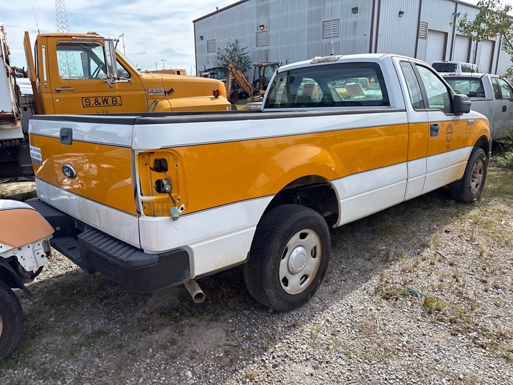 #67-•-ford-f-150-xl-extended-cab-pickup-truck-image-3