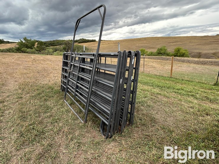 hw-livestock-panels-&-arched-gate-image-1