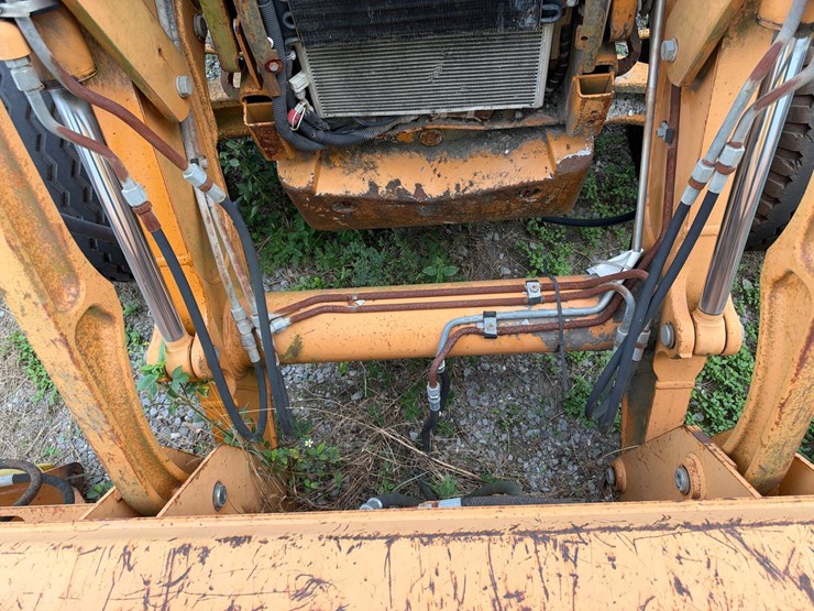 #79-•-2010-case-590sm-backhoe-image-8