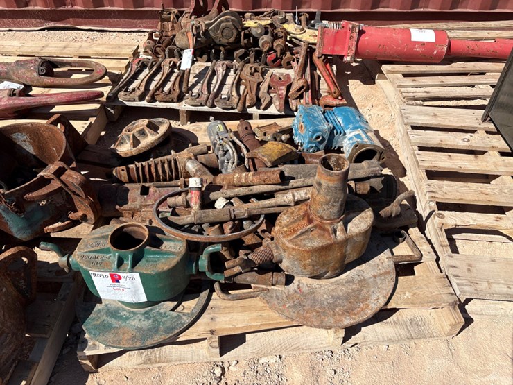 pallet-w/-(2)-double-e-rod-strippers,-assorted-pony-rods,-engine-parts,-etc-image-2