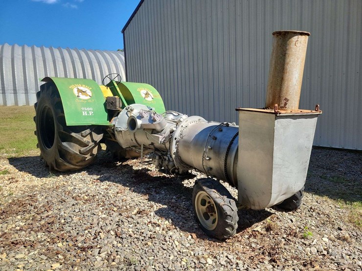 jet-engine-pulling-tractor-image-1