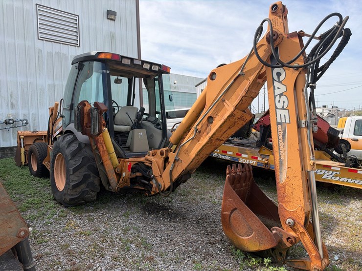 #79-•-2010-case-590sm-backhoe-image-5