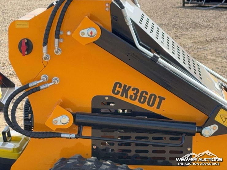 2026-captok-skid-steer-loader-image-17