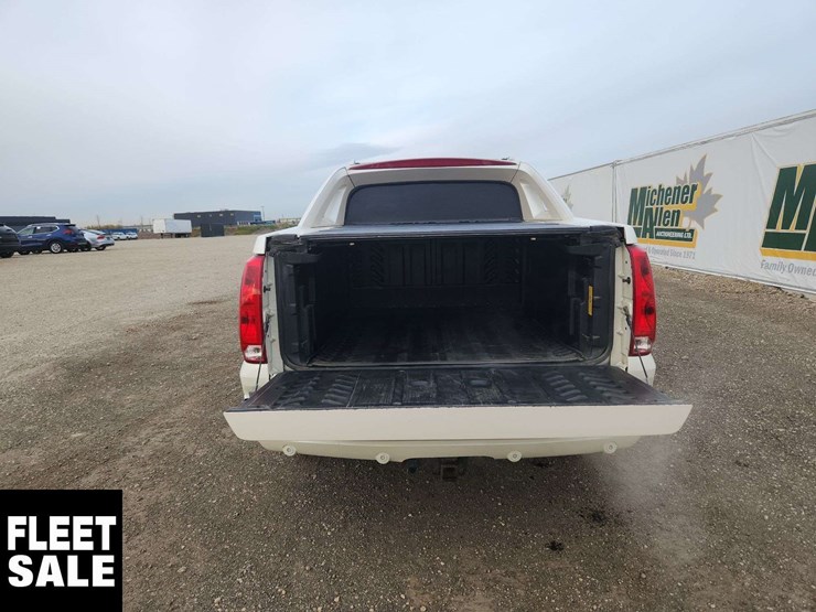 2007-cadillac-escalade-ext-awd-4dr-crew-cab-5.8-ft-box-image-21