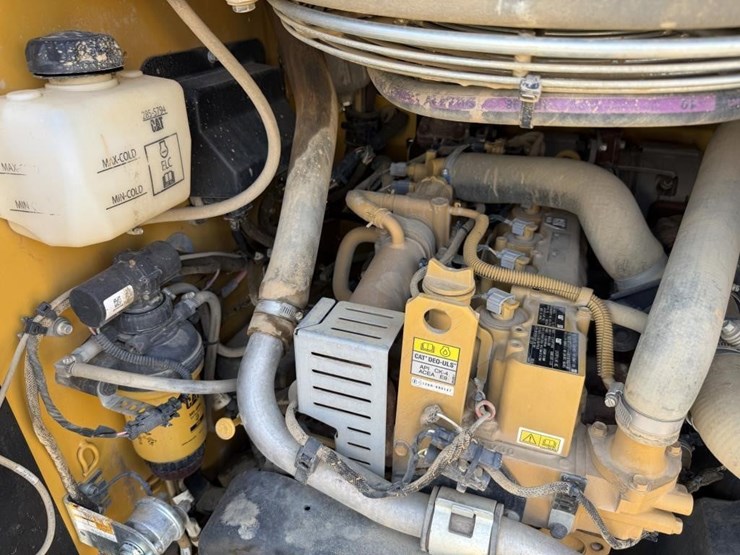 2022-caterpillar-279d3-image-30