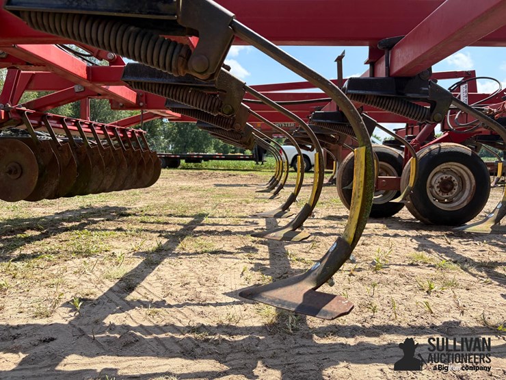 case-international-4200-flcu-soil-finisher-image-18