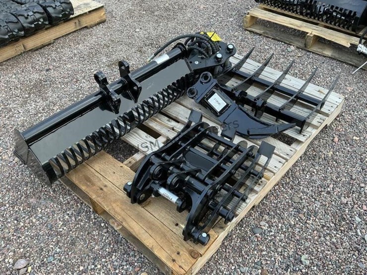 mini-excavator-attachments-image-2