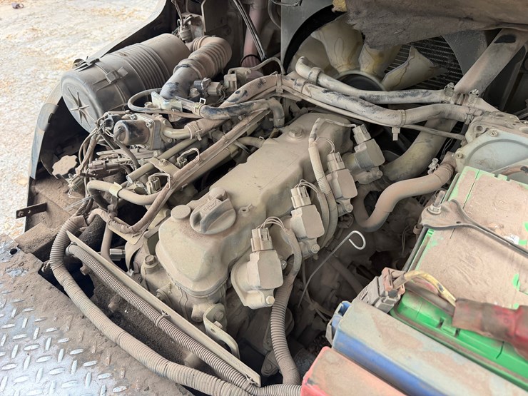 nissan-60-5,200-cap.-forklift-image-8