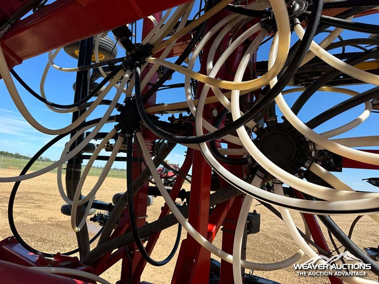 2011-bourgault-3310-55-55-ft.-seeder-image-18