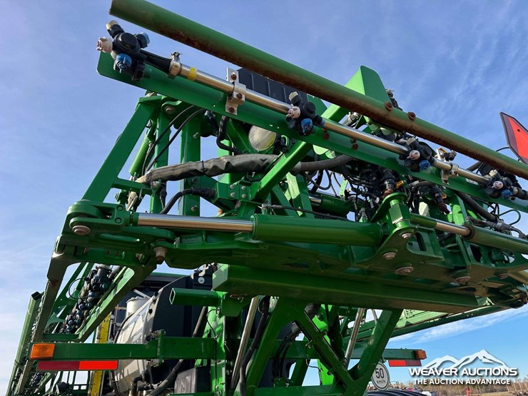 2014-john-deere-r4030-4x4-high-clearance-self-propelled-sprayer-image-71