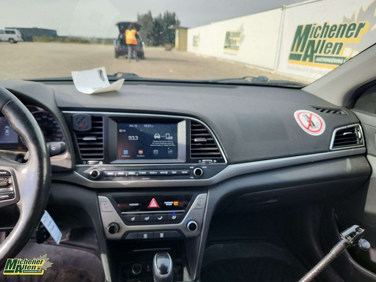 2018-hyundai-elantra-4dr-sedan-image-13