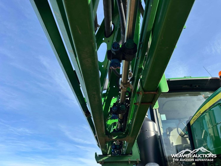 2014-john-deere-r4030-4x4-high-clearance-self-propelled-sprayer-image-60
