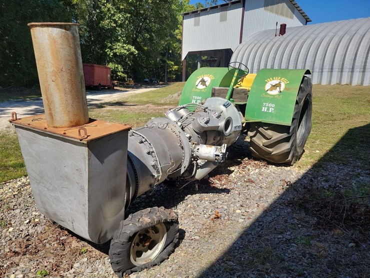 jet-engine-pulling-tractor-image-3