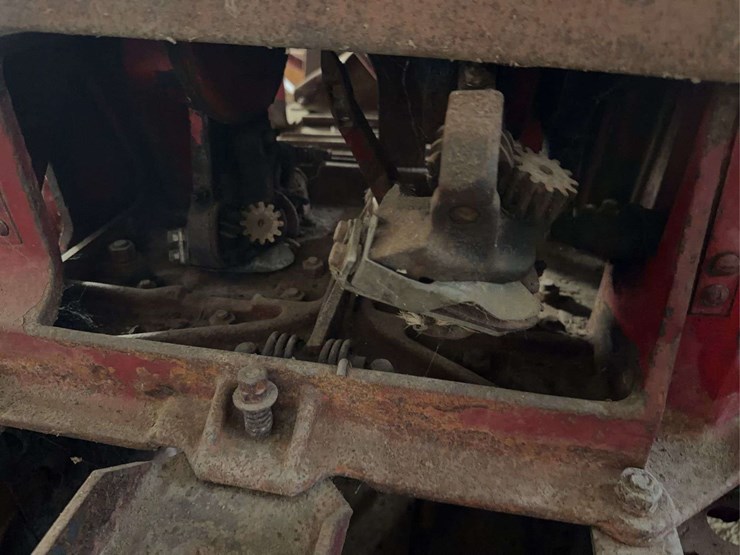 mccormick-56-t-square-baler-image-27