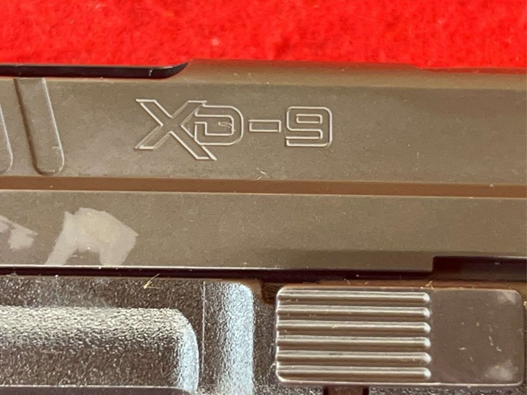 springfield-armory-xd-9mm-semiauto-pistol-image-13