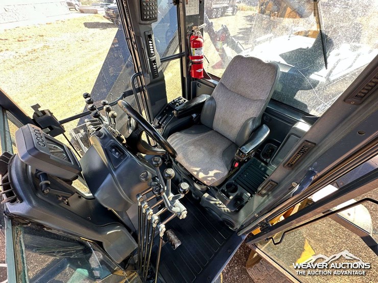 2011-john-deere-772g-awd-motor-grader-image-66
