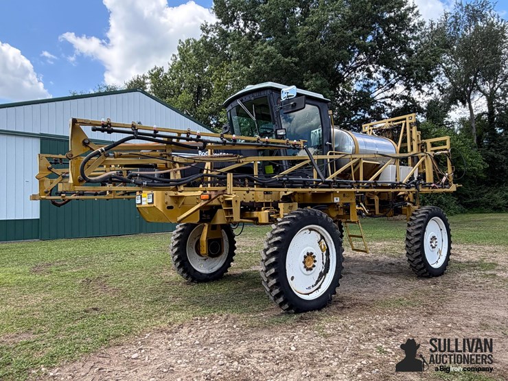 ag-chem-rogator-554-self-propelled-sprayer-image-1