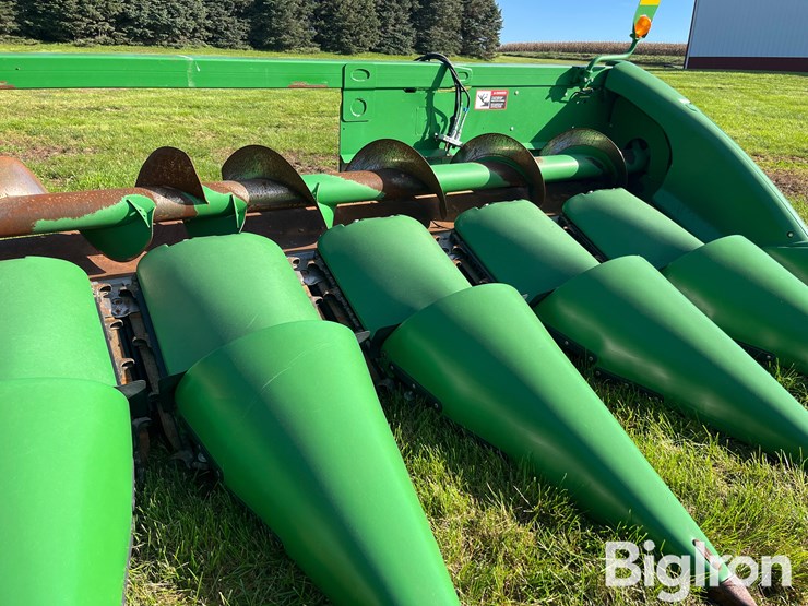 2015-john-deere-608c-corn-head-w/ez-trail-header-trailer-image-14