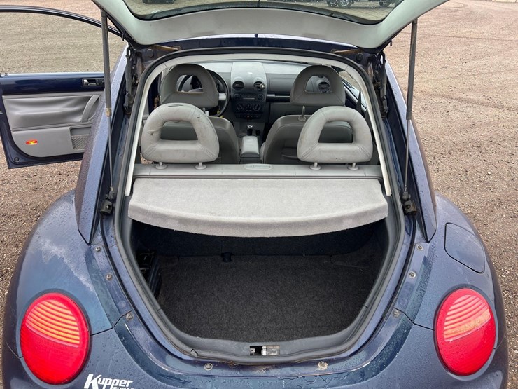 2000-volkswagen-beetle-image-17