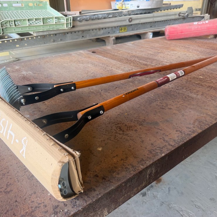 #41583 • (2) RAKES