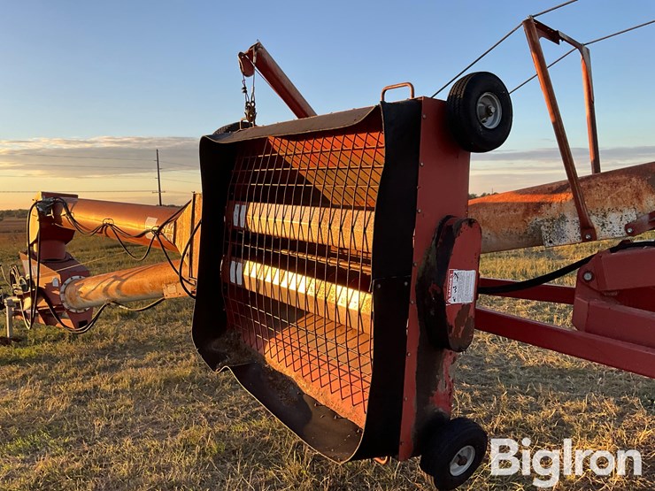 feterl-12x72-auger-w/swing-out-hopper-image-14