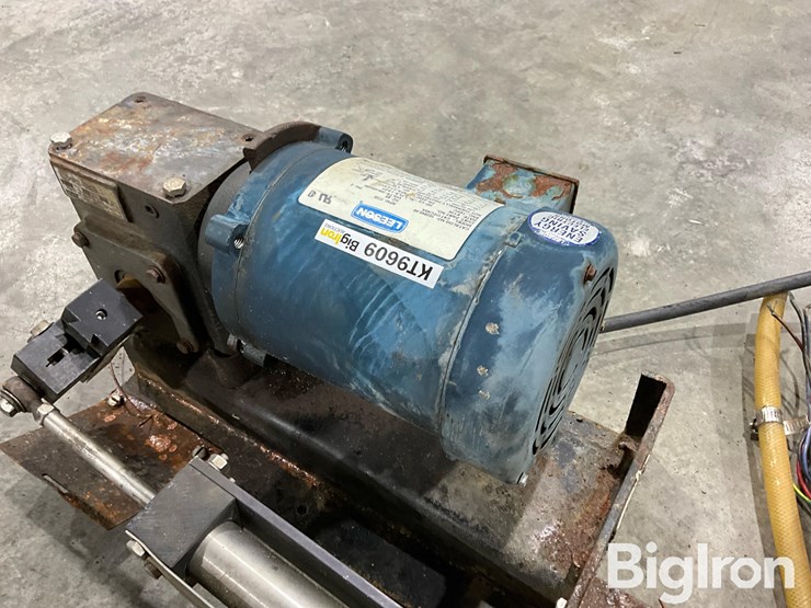john-blue-21630-100gph-chemigation-pump-image-10