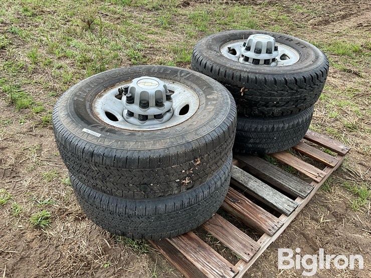 chevrolet-16”-pickup-tires-on-rims-image-3
