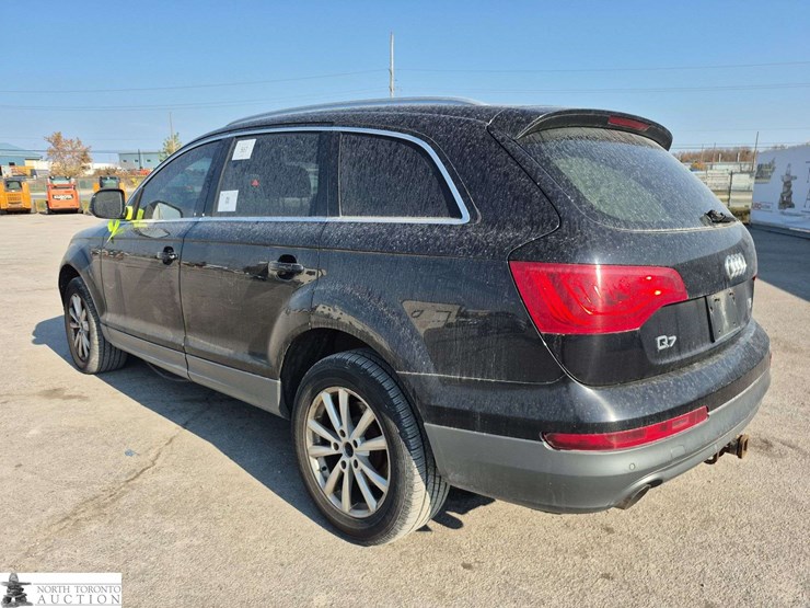 2011-audi-q7-image-38