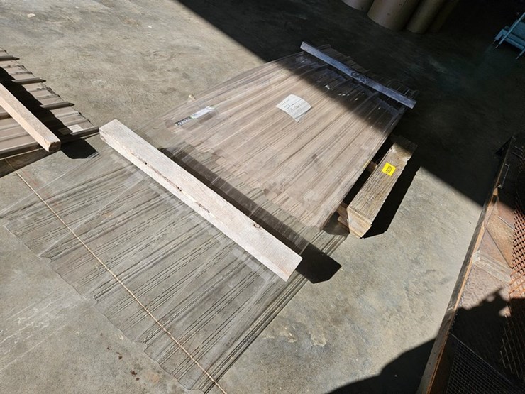 #9288-•-assorted-glazing-panels-image-1