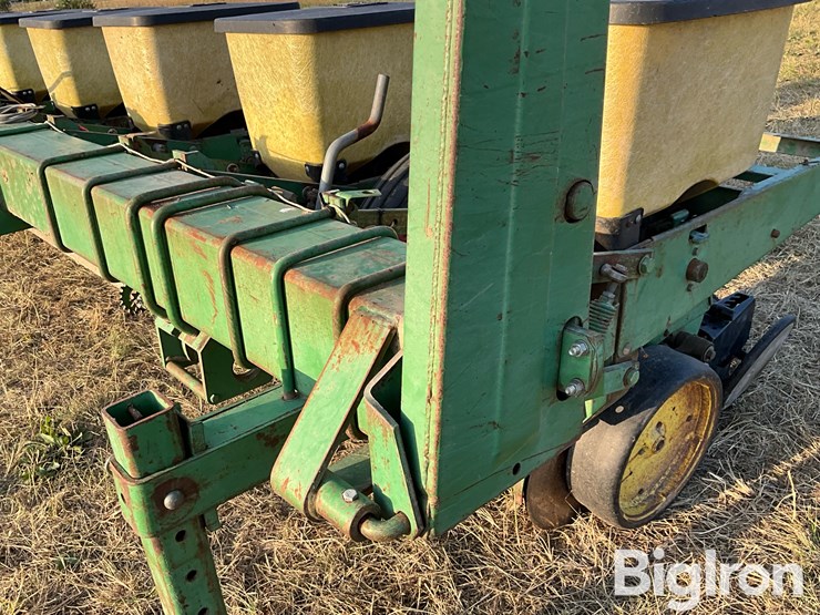 john-deere-7100-6r30”-3-pt-planter-image-20