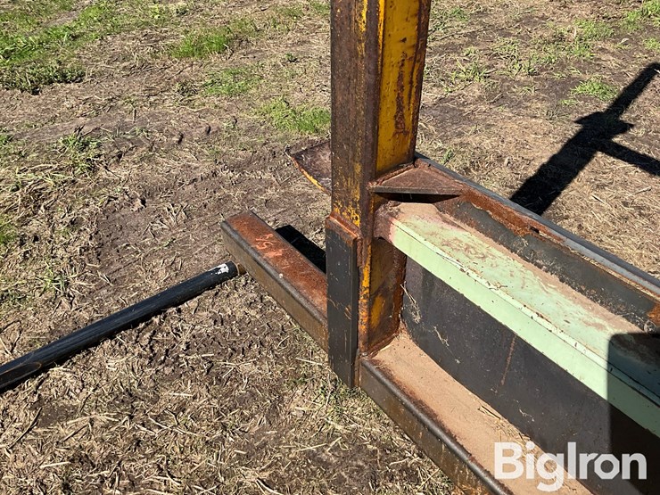 three-bale-spear-skid-steer-attachment-image-14