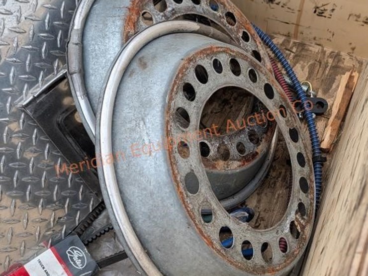 freight-truck-lot---see-description-image-10